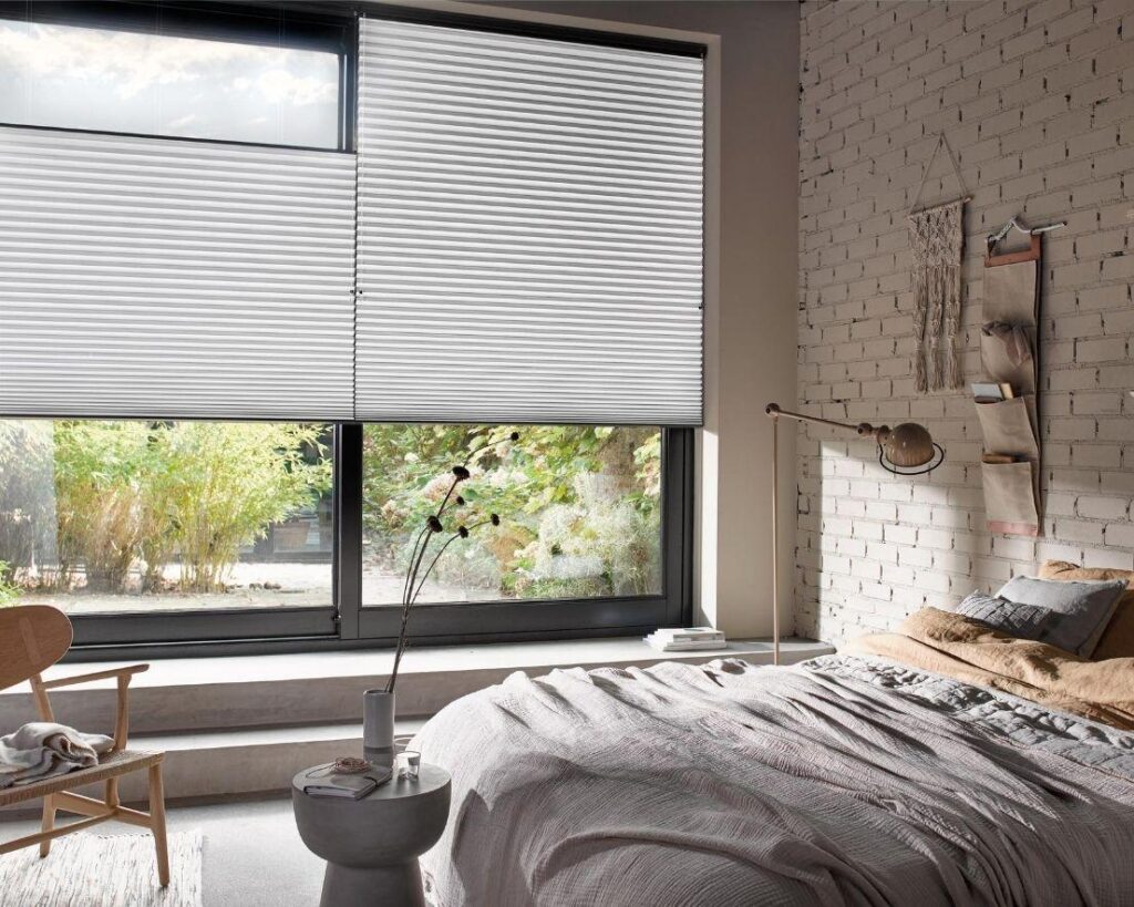 Cortinas Celular Applausse sistema arriba y abajo a medida con tejidos premium, elegancia y confort visual. Flexalum